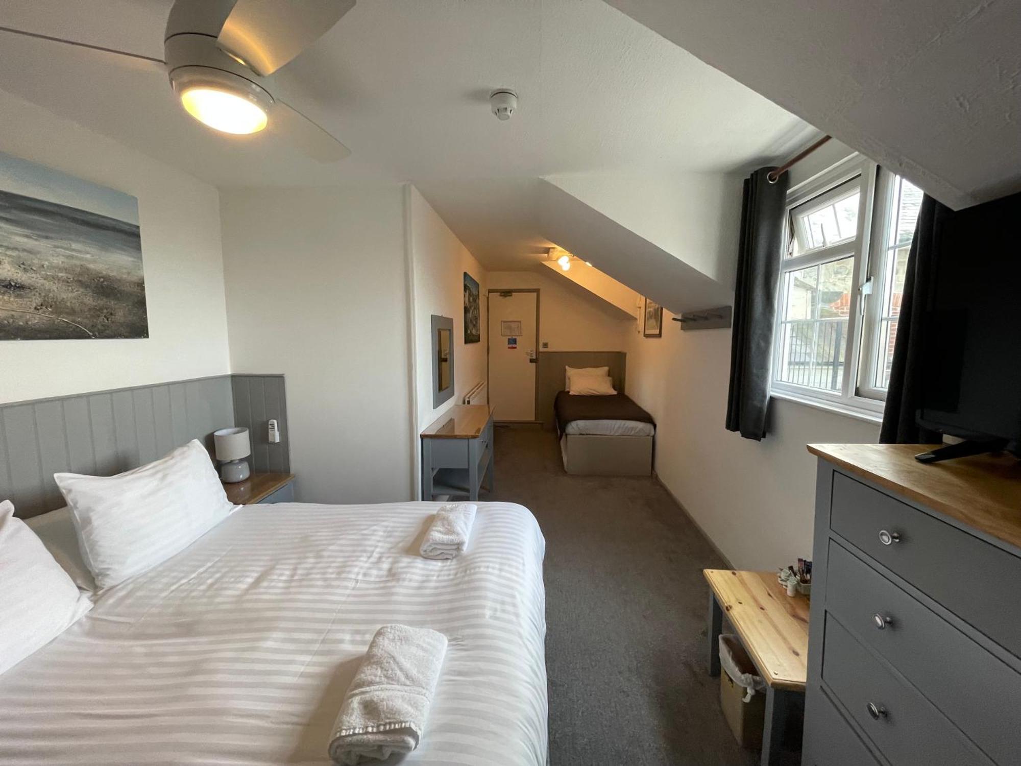 The Wight Mouse Inn Chale 외부 사진